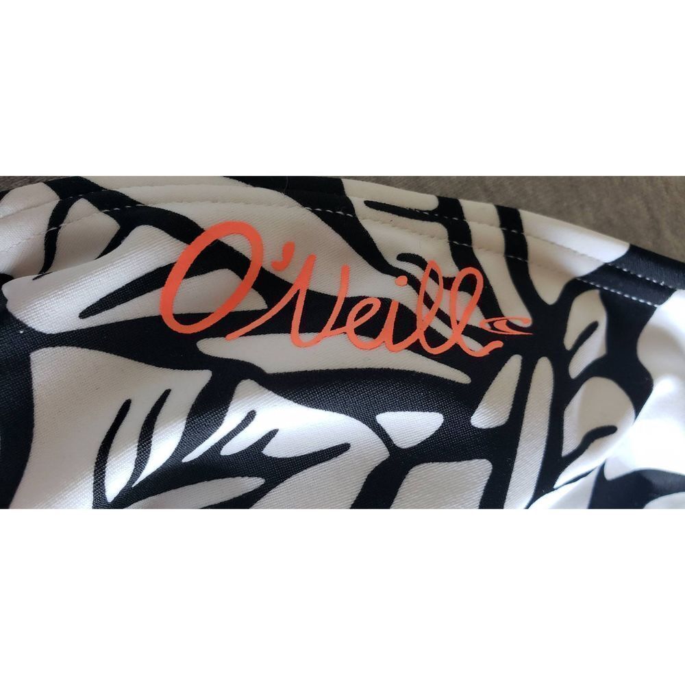 O'NEILL BLACK & WHITE TROPICS STRING TIE BIKINI TOP NWOT SIZE L - Picture 5 of 10